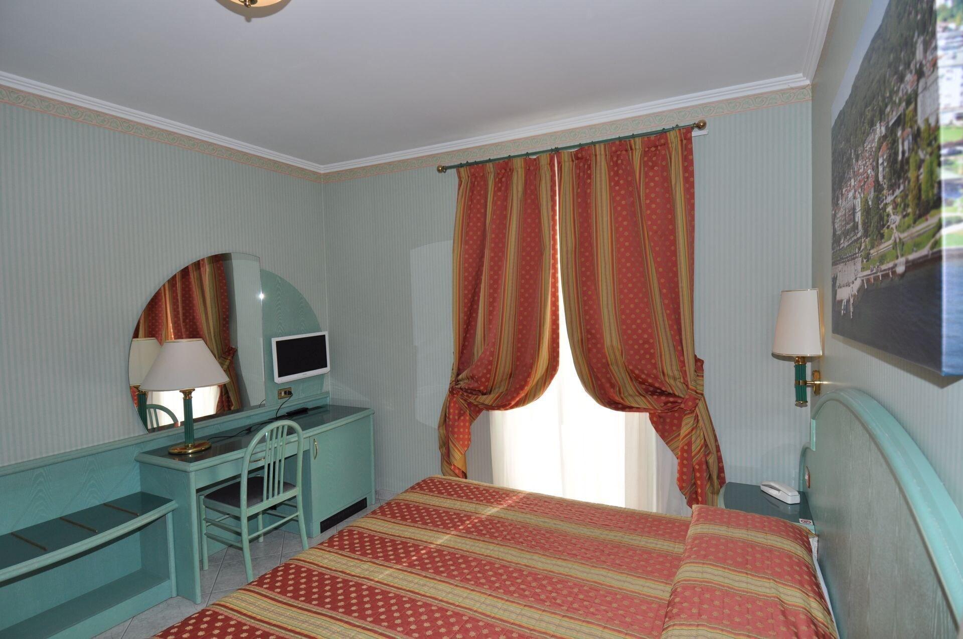 Hotel Moderno Stresa Exterior foto