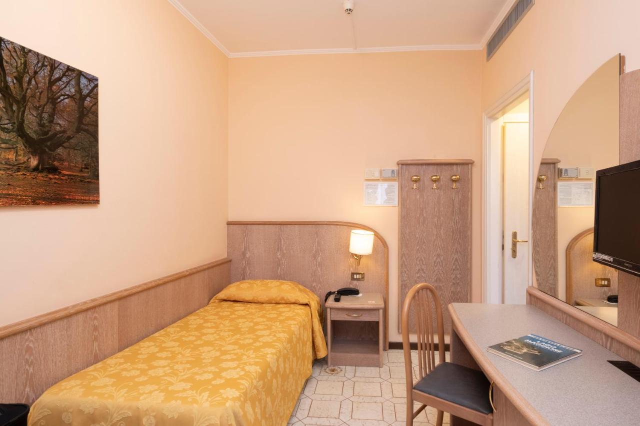 Hotel Moderno Stresa Exterior foto
