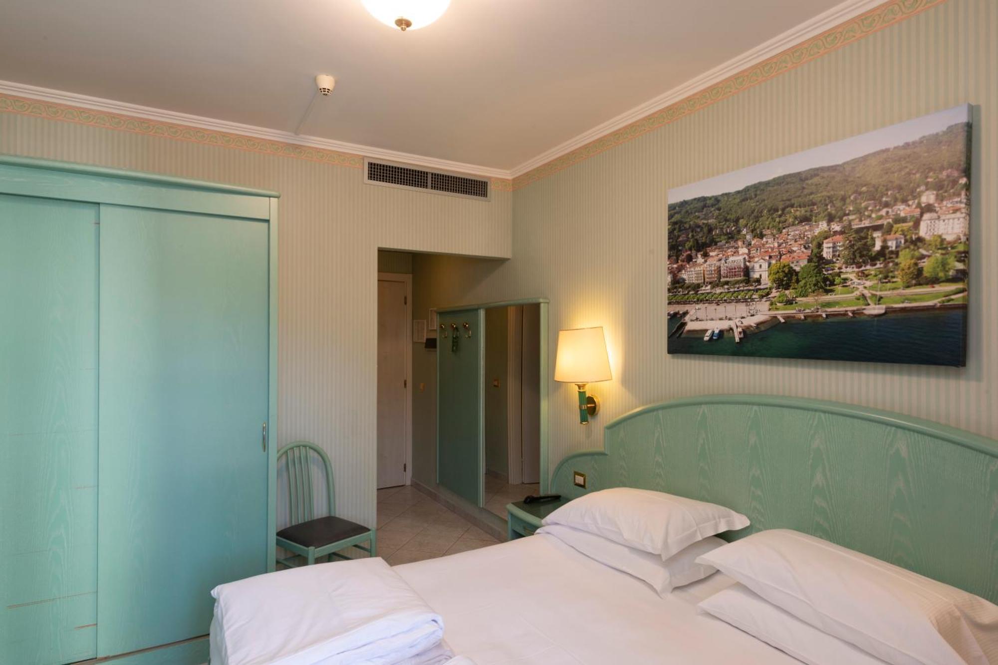 Hotel Moderno Stresa Exterior foto