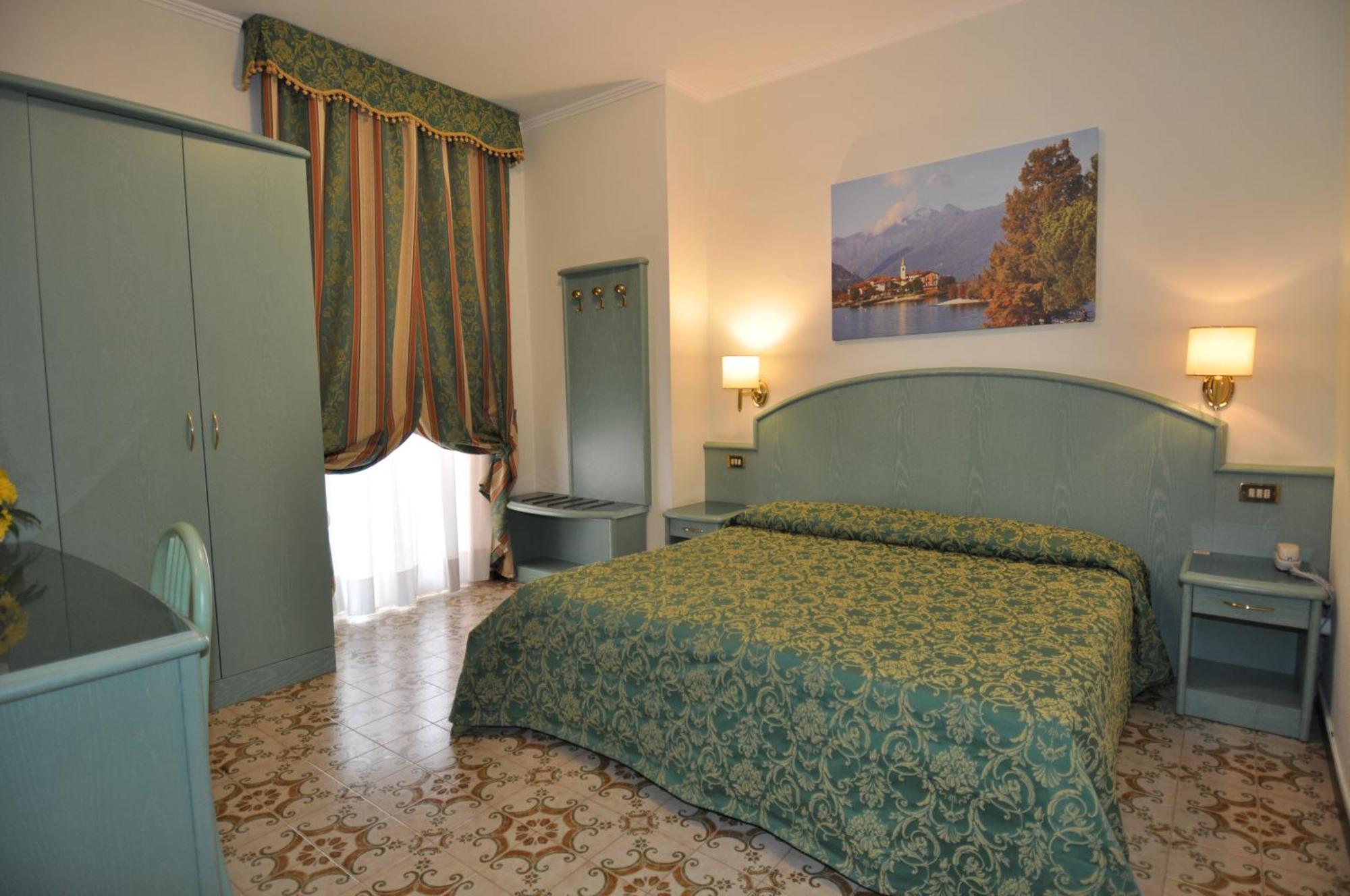 Hotel Moderno Stresa Exterior foto