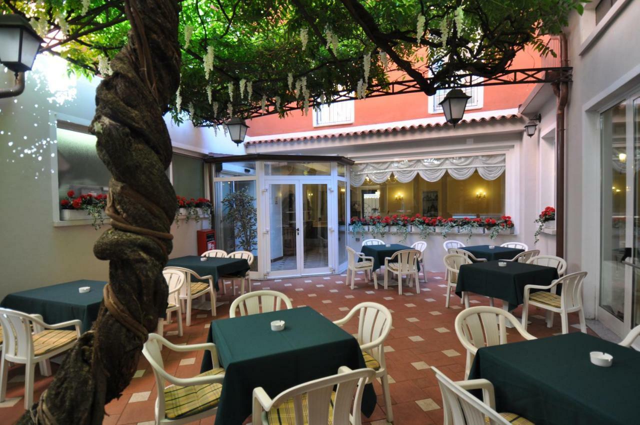 Hotel Moderno Stresa Exterior foto