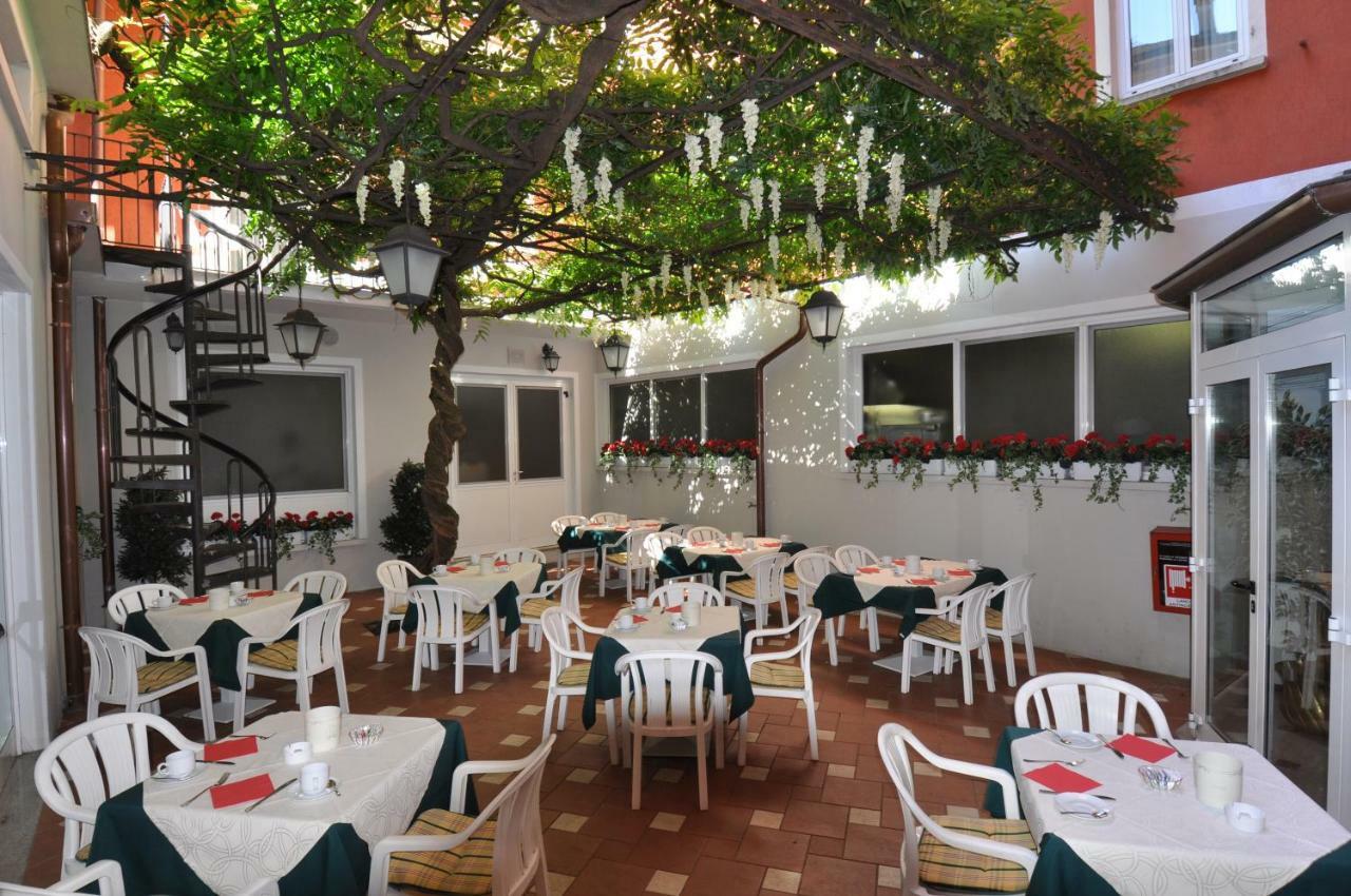 Hotel Moderno Stresa Exterior foto