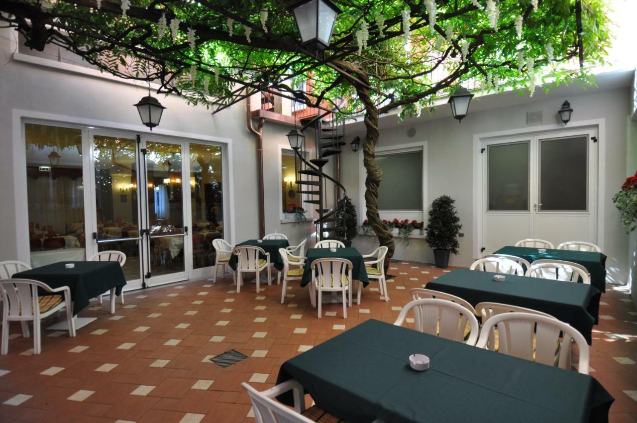 Hotel Moderno Stresa Exterior foto