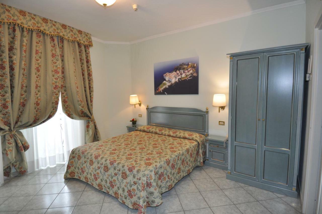 Hotel Moderno Stresa Exterior foto